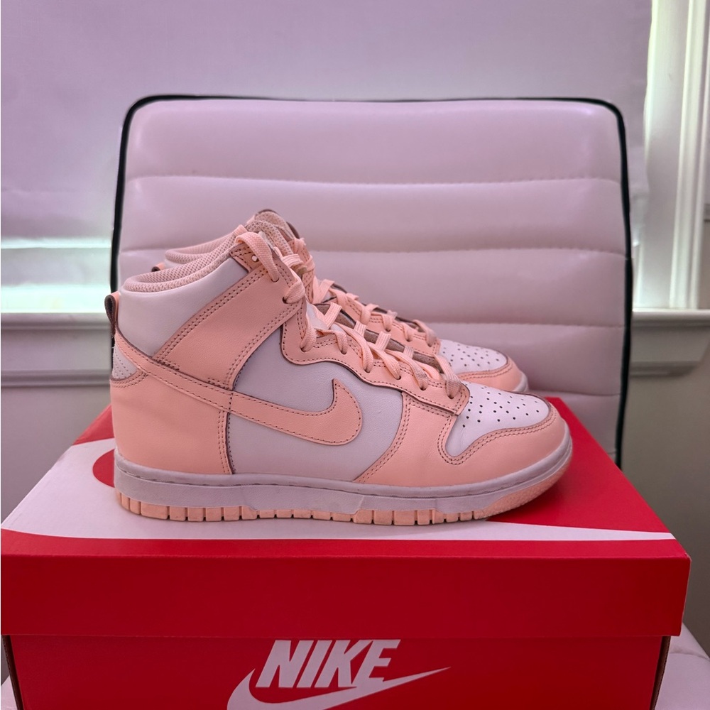 Nike Dunk High ‘Crimson Tint’ Women’s 6.5